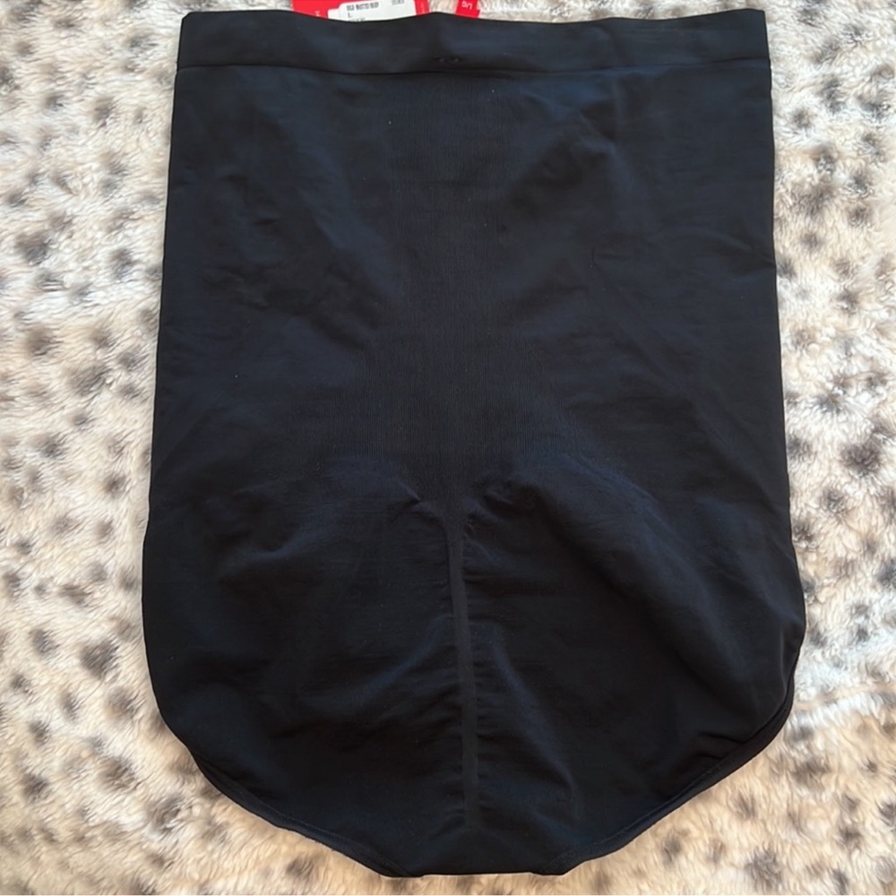 Spanx sculpting shape NWOT